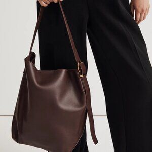 NWT Madewell Essential Bucket Tote in Chocolate Raisin